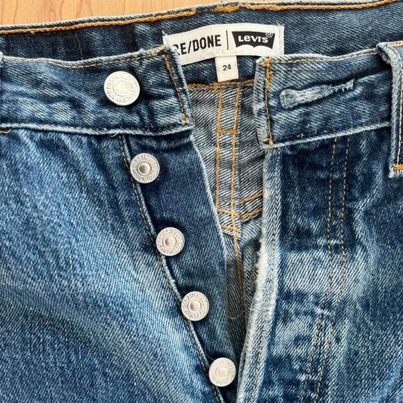 Re/done Levi’s Elsa Ass Rip 24 - Picture 3 of 3